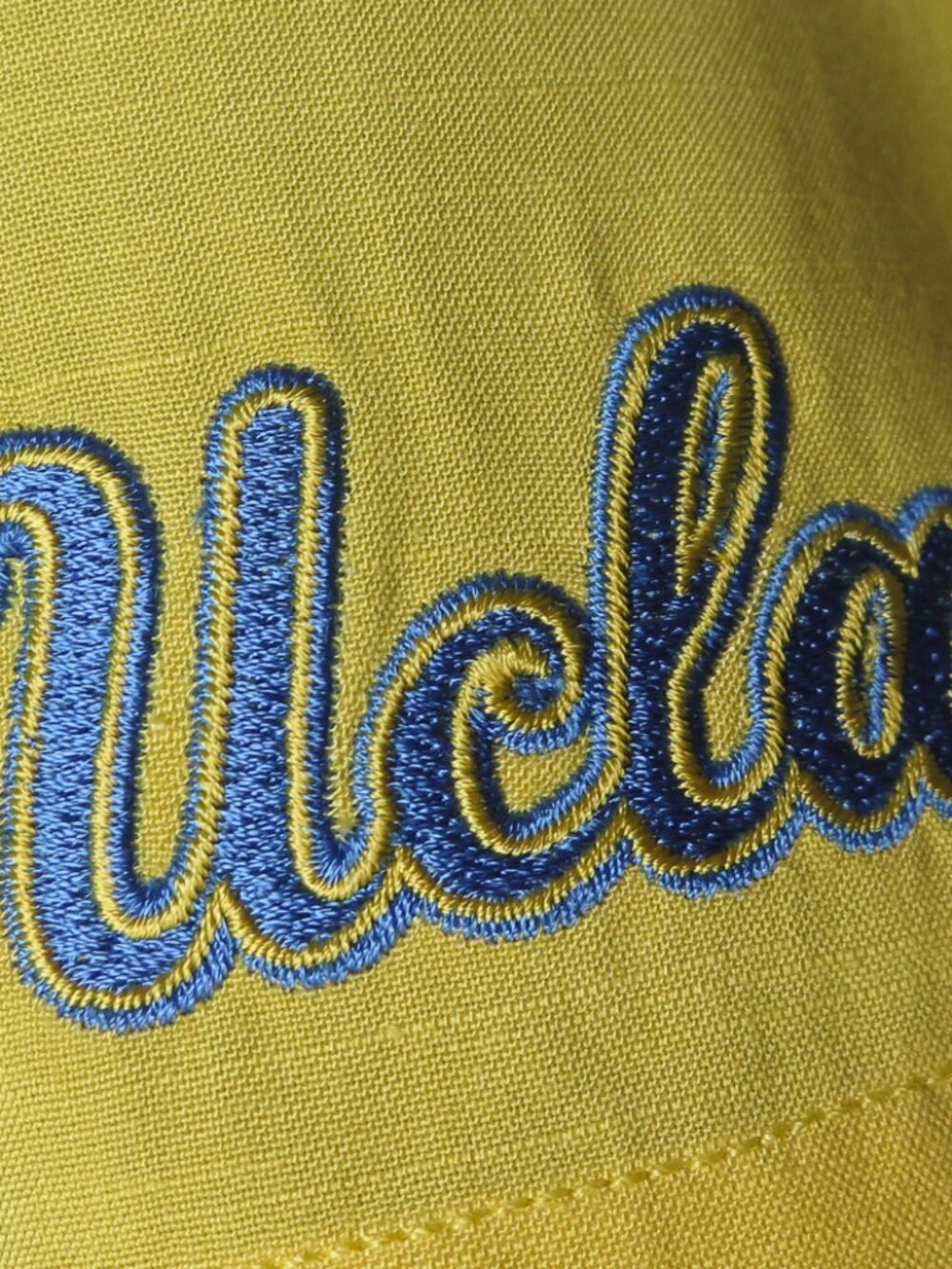 UCLA Bruins Gold Tommy Bahama Camp Shirt (M) 🏈 OMG